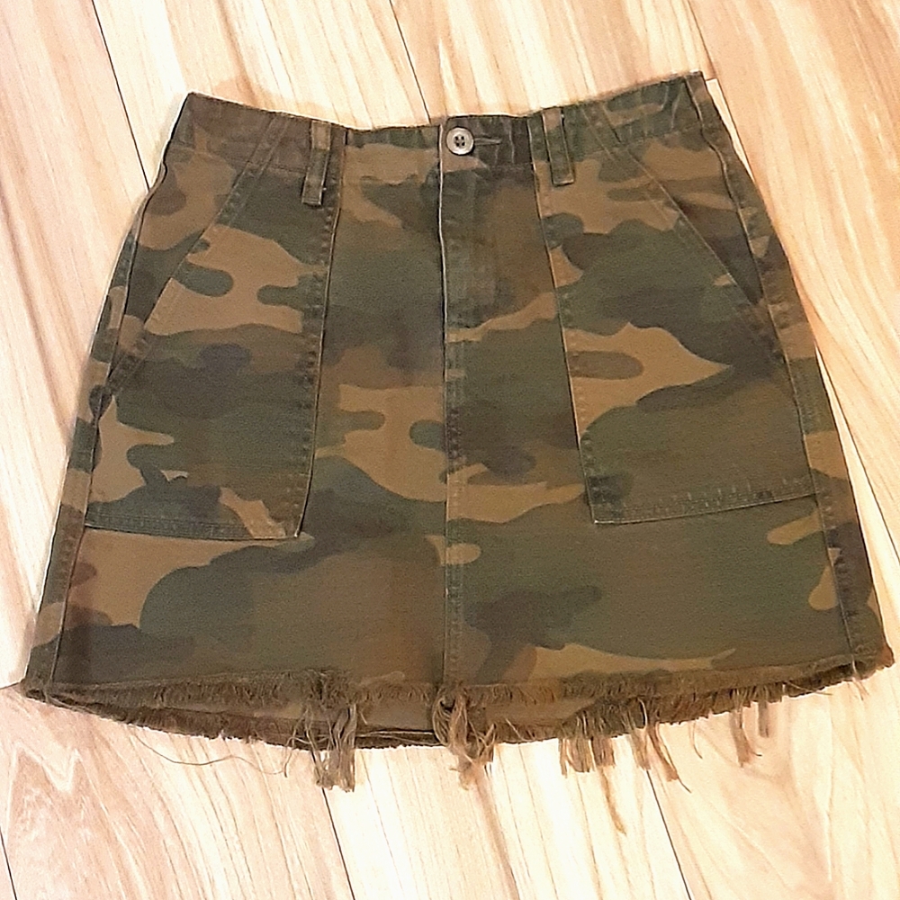 BlankNYC Camo Print Denim Mini Skirt Size 27.